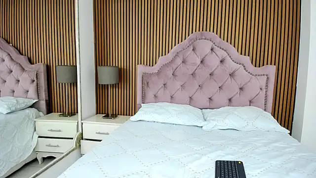 RoxanneStorm  online show from November 24, 12:38 pm