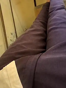 bigdick lickingexpert08 online show from March 5, 9:05 am