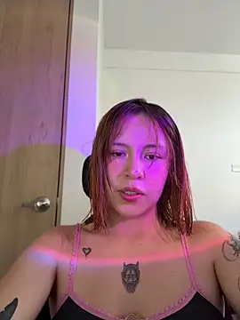 aliciia 23 online show from May 16, 10:30 pm