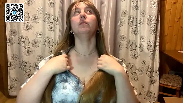 MaroonMoon  online show from September 25, 8:01 pm