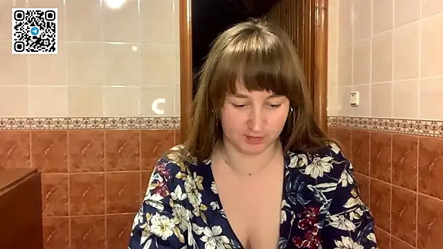 MaroonMoon  online show from October 28, 8:22 pm