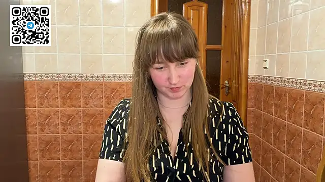 MaroonMoon  online show from April 15, 7:58 pm