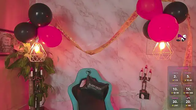 Snapshot of cristal_herrera_ chatting on November 1, 4:36 am cristal herrera  online show from November 1, 4:36 am