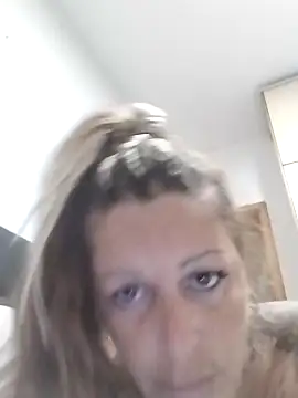 Snapshot of canariamorbosa chatting on September 25, 10:46 pm canariamorbosa online show from September 25, 10:46 pm