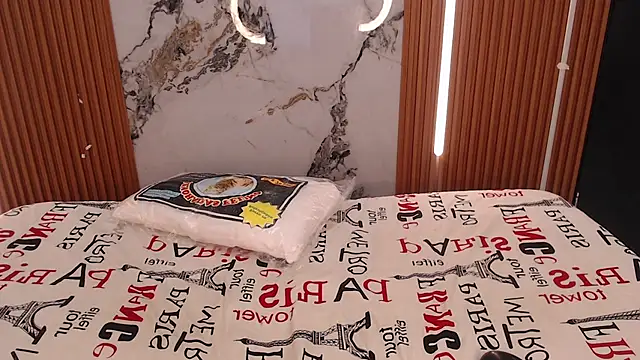 Snapshot of tiffany_lee6 chatting on December 3, 12:25 pm tiffany lee6 online show from December 3, 12:25 pm