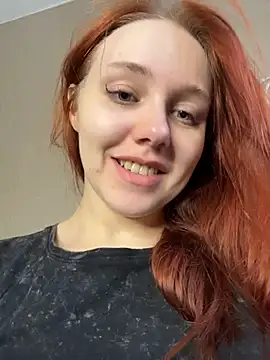 Snapshot of PollyVinice chatting on March 8, 10:41 am PollyVinice online show from March 8, 10:41 am