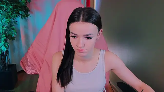 E l i z e  online show from September 26, 5:33 am