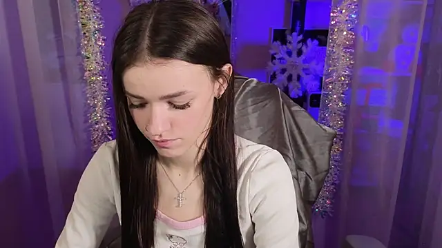 E l i z e  online show from January 14, 6:41 am