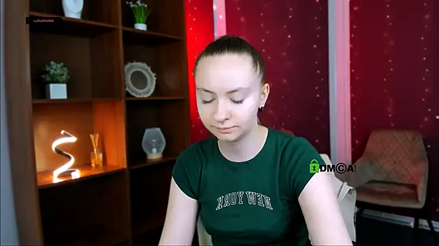 mila glow1 online show from December 2, 6:19 am