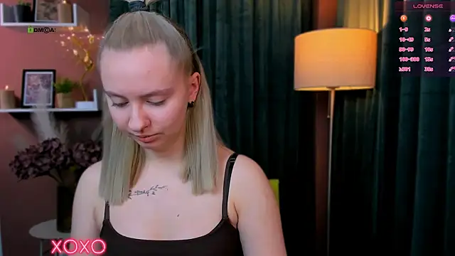 mila glow1 online show from April 14, 6:47 pm