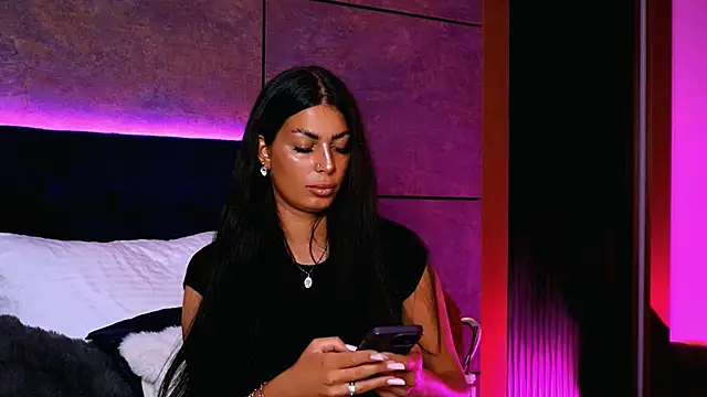 Snapshot of EvaRhea chatting on June 18, 4:35 am EvaRhea online show from June 18, 4:35 am