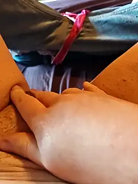 Snapshot of Horny_mummy chatting on December 22, 12:24 pm Horny mummy online show from December 22, 12:24 pm