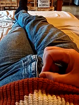 Snapshot of Horny_mummy chatting on February 19, 1:40 pm Horny mummy online show from February 19, 1:40 pm