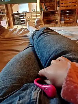 Snapshot of Horny_mummy chatting on February 23, 10:45 am Horny mummy online show from February 23, 10:45 am