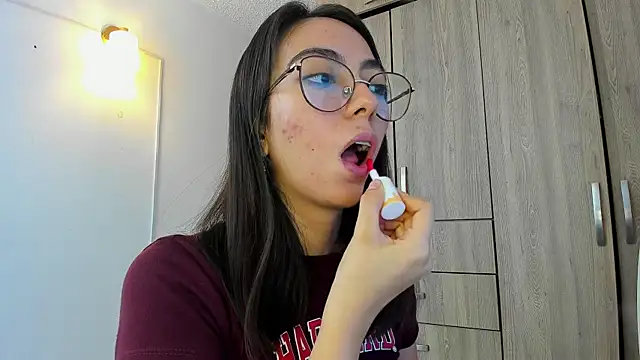 horny adiction online show from March 3, 9:42 pm