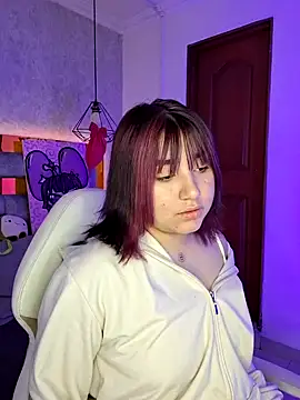 Snapshot of sophiievv chatting on December 17, 6:58 pm sophiievv online show from December 17, 6:58 pm