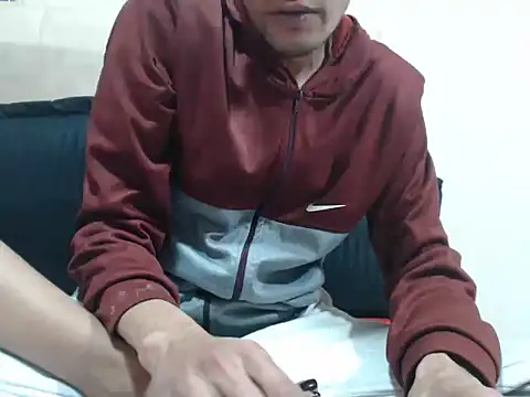 parejaardiendo online show from September 22, 5:31 am