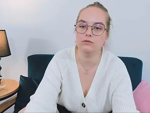 AliceCrazy69 online show from September 18, 11:01 am