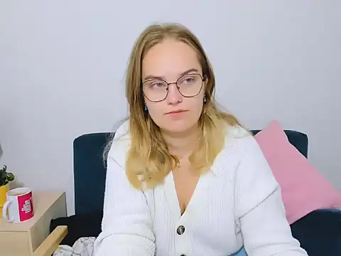 AliceCrazy69 online show from October 4, 6:11 am