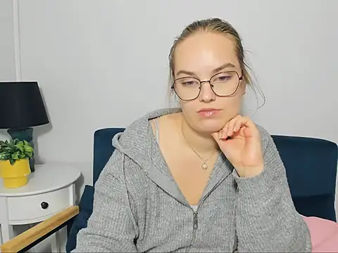 AliceCrazy69 online show from October 30, 2:40 pm