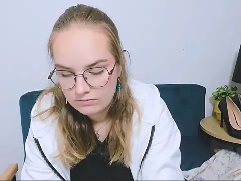 AliceCrazy69 online show from November 25, 4:29 pm