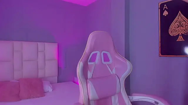 SammyRose  online show from February 28, 8:43 pm