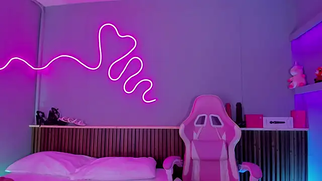 SammyRose  online show from April 11, 8:57 pm