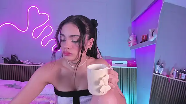 SammyRose  online show from May 4, 9:44 pm