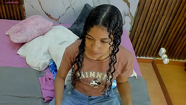 VictoriaDuart online show from September 21, 8:10 pm