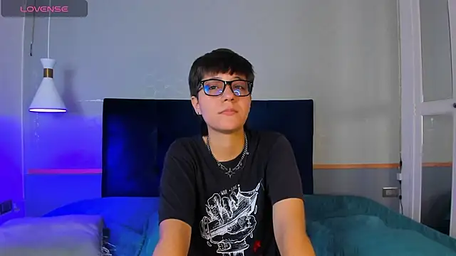 Tsuki Maru online show from November 26, 8:10 pm