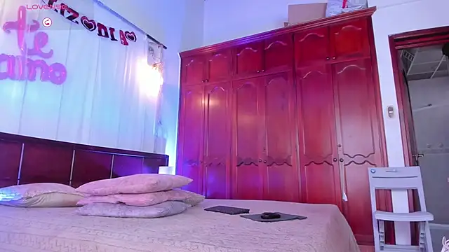 Snapshot of Shantal_777 chatting on February 25, 2:48 pm Shantal 777 online show from February 25, 2:48 pm