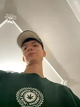 Snapshot of Luck__090 chatting on October 3, 1:24 am Luck  090 online show from October 3, 1:24 am