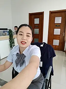 Snapshot of bingxin- chatting on December 3, 6:43 am bingxin- online show from December 3, 6:43 am
