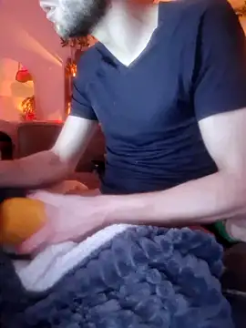 Snapshot of Squirtproff@xh chatting on February 9, 1:53 am Squirtproffxh online show from February 9, 1:53 am