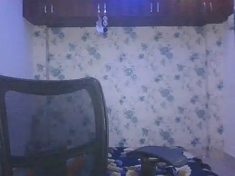 Snapshot of priyaverma00 chatting on October 18, 8:20 pm priyaverma00 online show from October 18, 8:20 pm