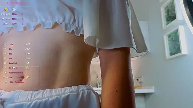 JuliannaWenger online show from October 22, 4:18 pm