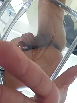 hilaouslee online show from March 28, 5:51 am