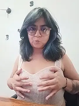 LylaVixxen online show from April 10, 5:06 pm