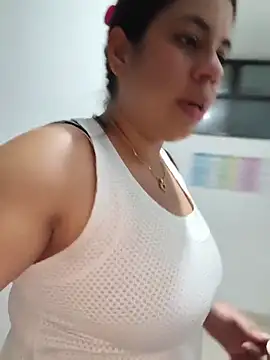 GabyMontenegro online show from April 8, 11:32 am