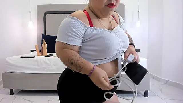 PamelaBonnet mml online show from April 11, 8:02 pm