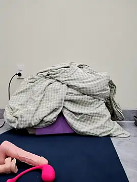 Lyly suri07 online show from December 19, 4:36 pm