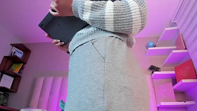 Annie  2 online show from December 18, 3:01 am