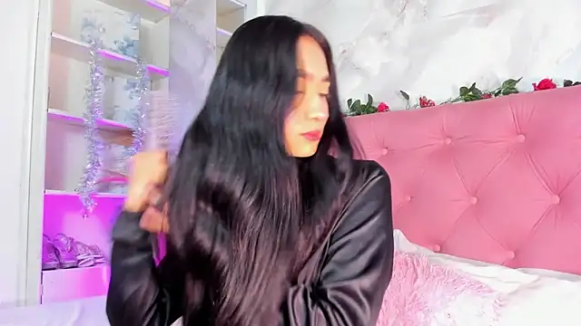 Snapshot of Nicolqueen_ chatting on February 19, 11:06 am Nicolqueen online show from February 19, 11:06 am