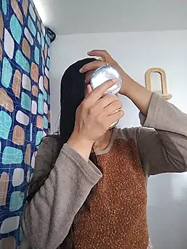 KittyHoleshot87 online show from February 18, 2:35 pm