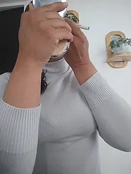 KittyHoleshot87 online show from April 8, 3:01 pm