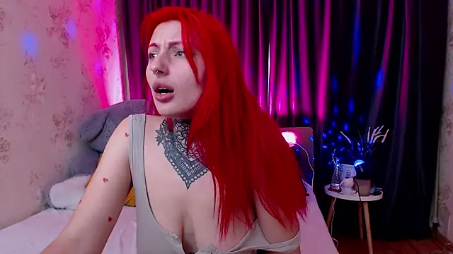 Snapshot of Nina_Blum_ chatting on November 27, 7:32 am Nina Blum online show from November 27, 7:32 am