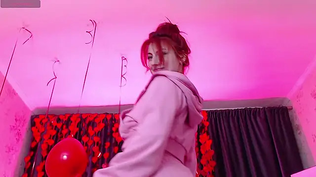 Snapshot of Nina_Blum_ chatting on February 13, 6:53 am Nina Blum online show from February 13, 6:53 am