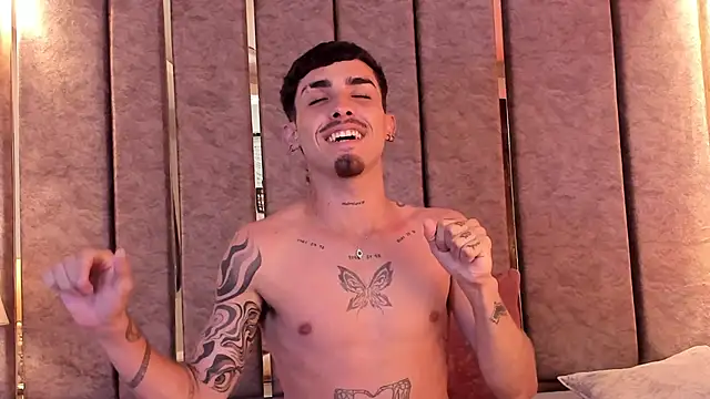 Snapshot of NikoStone_ chatting on March 27, 8:26 am NikoStone online show from March 27, 8:26 am
