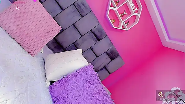 Snapshot of Nauthy_girl chatting on February 28, 1:01 pm Nauthy girl online show from February 28, 1:01 pm