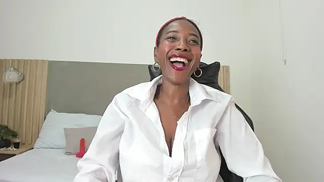 coral15  online show from November 15, 7:54 pm